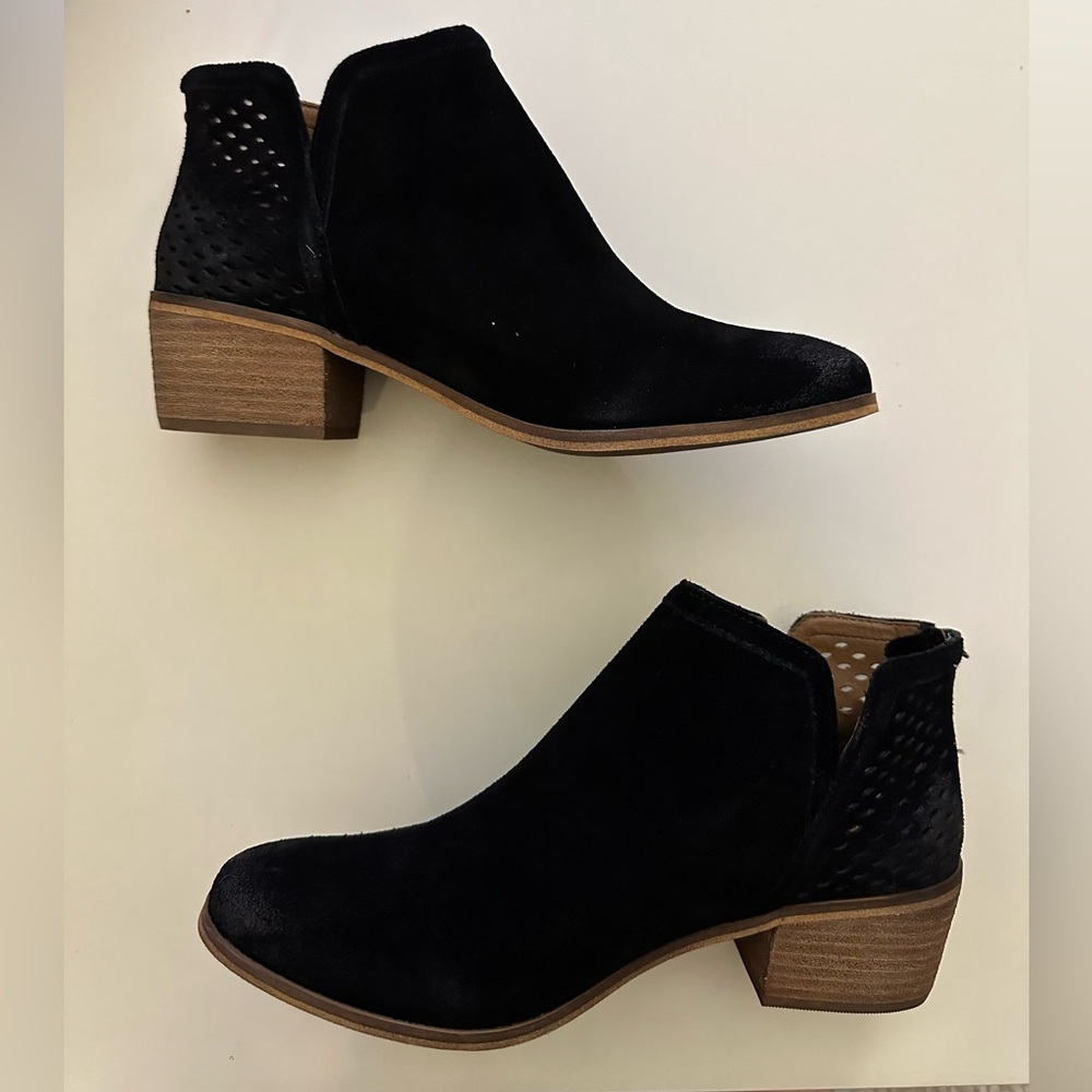 Susina Black Suede Booties. Size 9.5